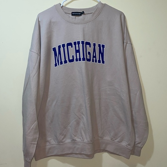 Womens PrettyLittleThing Tan Michigan Print Sweatshirt - Picture 1 of 5